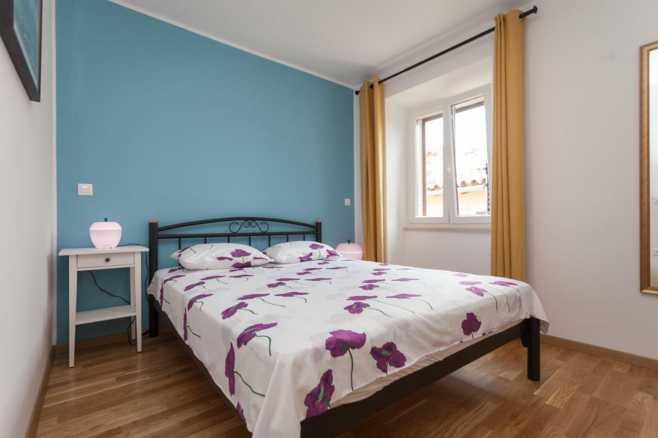 Apartment Amare Seaview Rovigno Esterno foto
