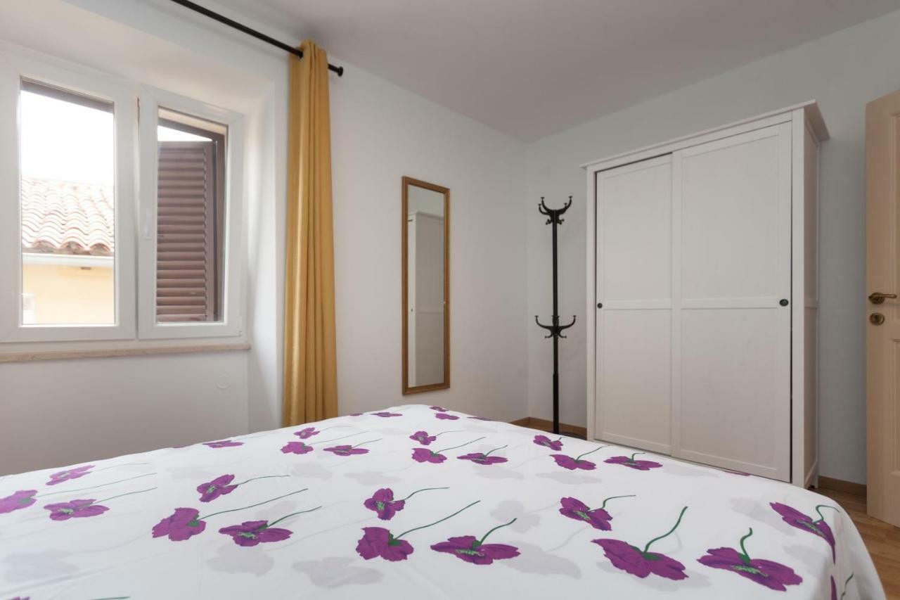 Apartment Amare Seaview Rovigno Esterno foto