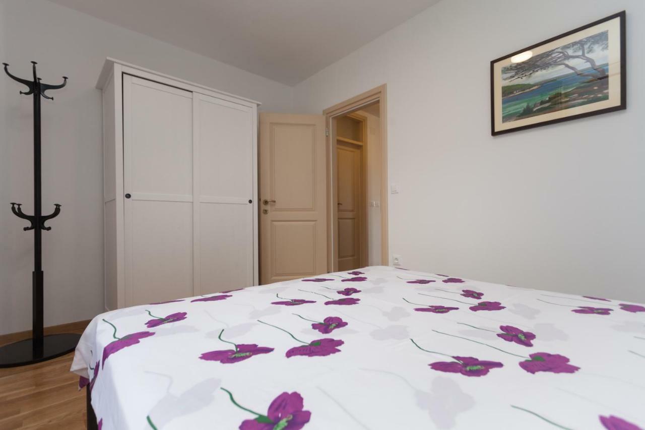 Apartment Amare Seaview Rovigno Esterno foto